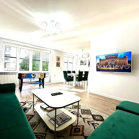 Chill & Play With Garage Apartment