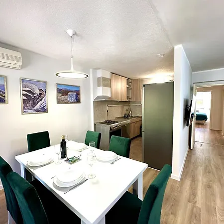 Chill & Play With Garage Apartment *