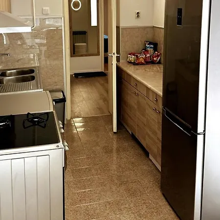 Apartment Chill & Play With Garage *